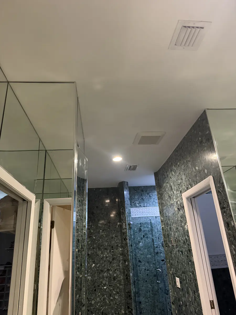 Baño terminado — Ibis Repair Group, South Florida